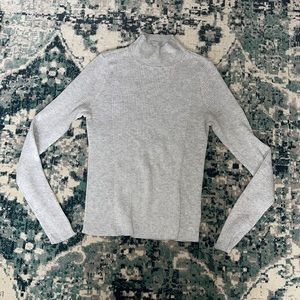 American Eagle ribbed gray turtleneck